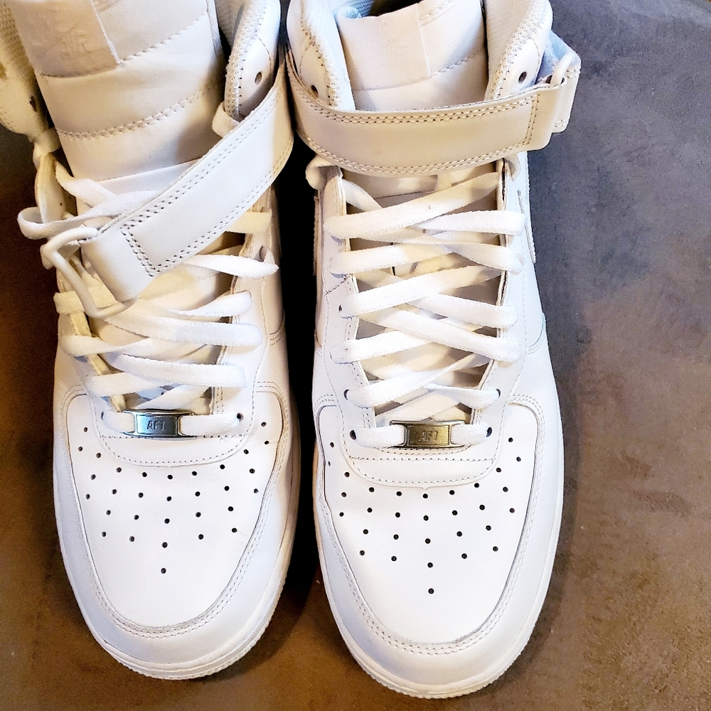 Men's Nike Air Force One's